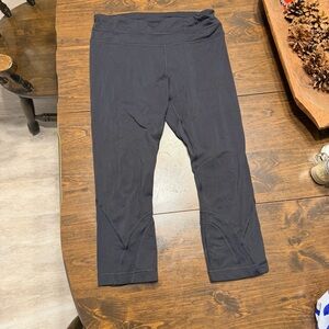 Black Lululemon Capri Leggings